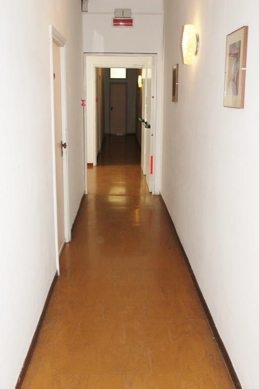 Hotel Hamburg เซนีกัลเลีย ภายนอก รูปภาพ